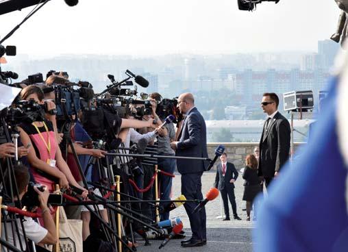 Šéf spravodajstva RTVS Lukáš Diko spomína, že cítili veľkú zodpovednosť. Vedeli sme, že ak by niečo ušlo nám, nemal by to nasnímané nikto.