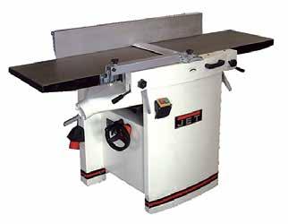 Výhodou frézky je stabilný plechový podstavec opatrený gumovými nohami. Použitie Príkon 1,5kW (2V) Otáčky 9000 / min. Max.