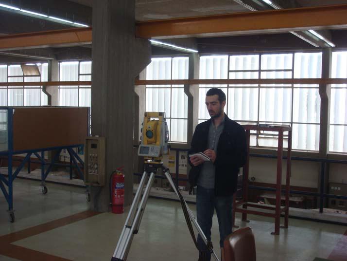 Εικόνα 4.7 : Διαδικασία μέτρησης με Topcon IS. 4.4.2 Σάρωση μοντέλου (scanning) Αμέσως μετά το τέλος της αποτύπωσης, η επόμενη διαδικασία μέτρησης είναι σάρωση του μοντέλου με το ίδιο όργανο και από την ίδια στάση μέτρησης.