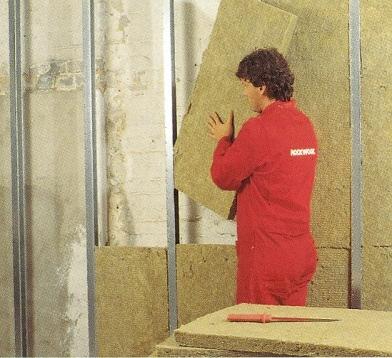 PREDELNE STENE Pri izvedbi izolacije predelnih sten s proizvodi iz kamene volne Rockwool, dosežete visoko stopnjo požarne varnosti ter odlično zvočno in toplotno izolativnost.