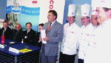 ISSN 1330-5204 www.podravka.com Godina XLIII List dioniëkog druπtva Podravka Koprivnica Podravka sluæbeni pokrovitelj Hrvatske kuêe i Festivala hrvatske gastronomije na Olimpijskim igrama u Ateni 3.