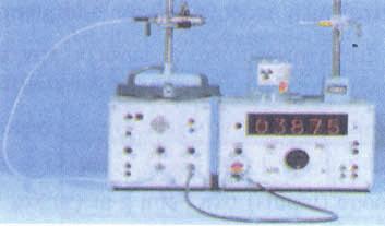 ένας ηλεκτρικός παλμός καταγράφεται από τη συσκευή απαρίθμησης.