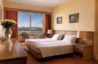 VIVA MARE HOTEL & SPA 3*plus Βρίσκεται στην Εφταλού, μπροστα στην παραλία και