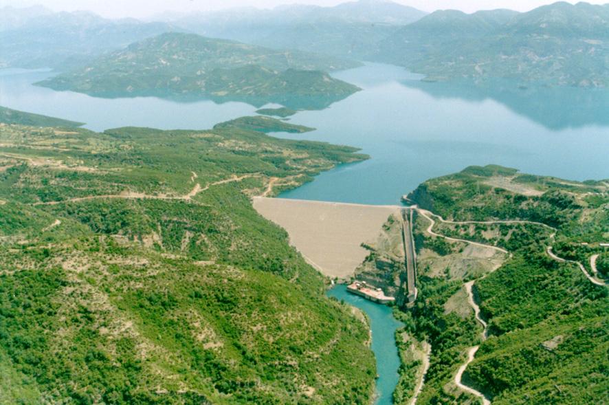 ΥΗΣ Κρεμαστών (437,2 MW/1966) στον ποταμό Αχελώο Είναι το μεγαλύτερο