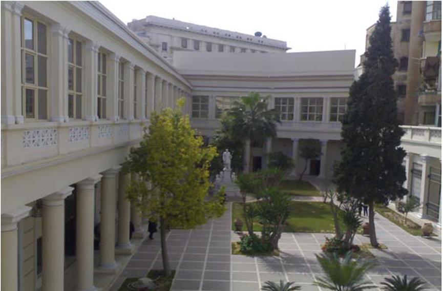 Εσωτερικός κήπος της ανακαινισμένης «Τοσιτσαίας Σχολής»