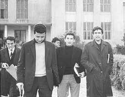 1. Ο χώρος που εργάστηκε ο Θ. Φραγκόπουλος. 2.
