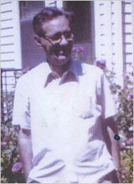 Ιστορικά στοιχεία Henry Gustav Molaison (Η.Μ.) 1953: Αμφοτερόπλευρη χειρουργική αφαίρεση μεγάλου τμήματος του ΕΚΛ και παρακείμενων περιοχών για αντιμετώπιση φαρμακοανθεκτικής επιληψίας.