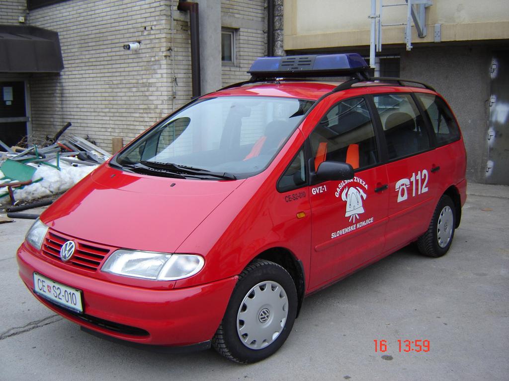 .4.3 Gasilsko vozilo zveze Gasilsko vozilo zveze manjše GVZ Pojem Manjše gasilsko vozilo zveze je gasilsko vozilo, ki je namenjeno za potrebe delovanja gasilskih zvez.