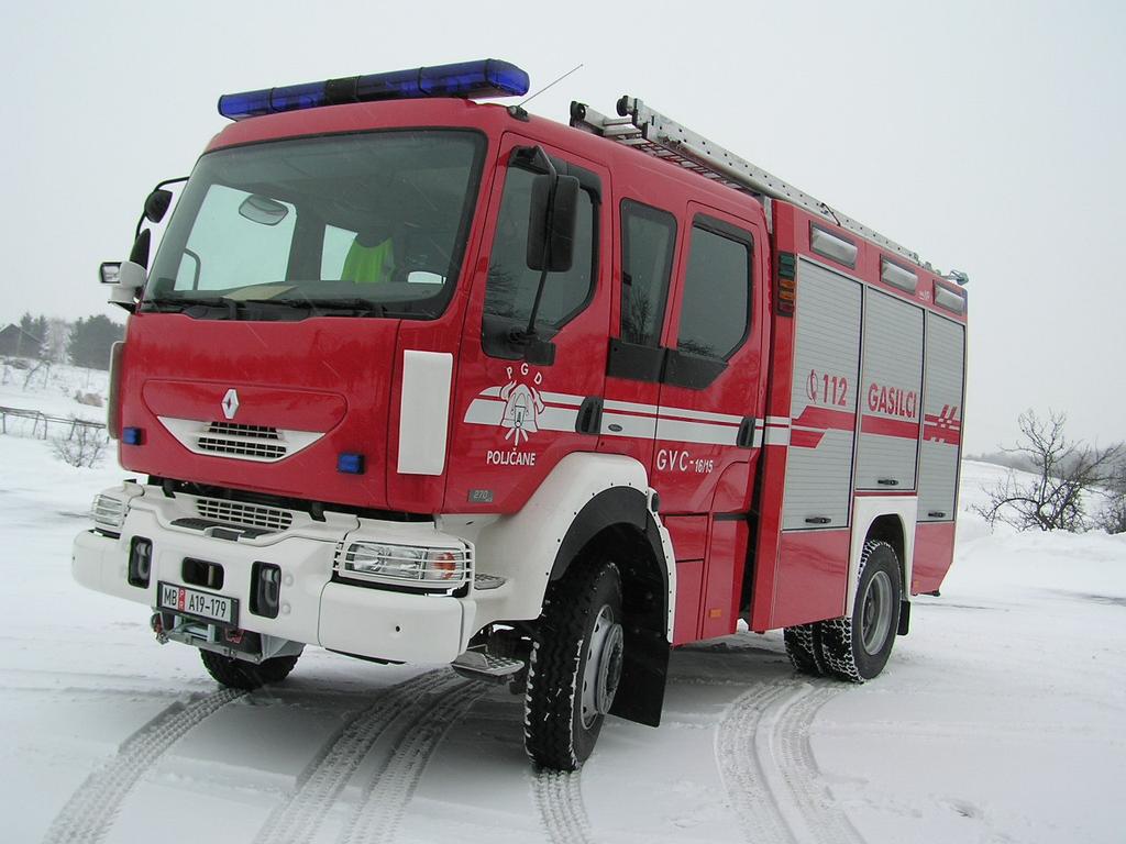 Glede na organizacijo gasilstva in taktične nastope gasilcev pa se uveljavlja gasilsko moštvo +5 in je povečana količina vode na 500 l. V primeru moštva +8 se upošteva predpis DIN-a.