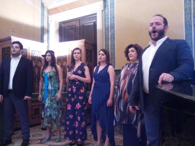 Μέσα από τα λιμπρέτα και τη μουσική από όπερες όπως το Don Giovanni, οι Γάμοι του Φίγγαρο, η Madama Butterfly ή η Tosca, περιγράφτηκαν ο ασίγαστος πόθος, το φλερτ, οι όρκοι αιώνιας αγάπης, η αγνότητα