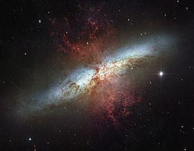 NGC 5866, παράδειγμα φακοειδή γαλαξία ΑΛΛΕΣ ΚΑΤΗΓΟΡΙΕΣ ΓΑΛΑΞΙΩΝ Αστρογόνοι Ορισμένοι γαλαξίες έχουν παρατηρηθεί να σχηματίζουν αστέρια με εξαιρετικά ταχύ ρυθμό, το φαινόμενο αυτό είναι γνωστό ως