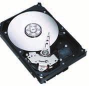 In seveda nove posebne nosilce DVD-RAM. Dobimo jih lahko v dveh različicah enostranske z zmogljivostjo 2,6 GB ali dvostranske (obrnljive) z dvakrat večjo zmogljivostjo.