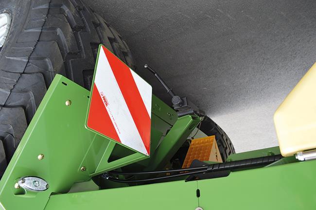 Pos: 124.77 /Ü berschriften/ü berschriften 2/P-T /SStützfüß i n Tr ansportstellung schwenken @ 38\mod_1266570711105_85.docx @ 353208 @ 2 @ 1 Pos: 124.