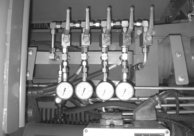 Pos: 233.19 /BA/Ersti nbetri ebnahme/ladewag en/z wangslenkung/systemdruck überprüfen_bil d Tridem Z X @ 239\mod_1395065961052_85.docx @ 1886034 @ @ 1 Pos: 233.