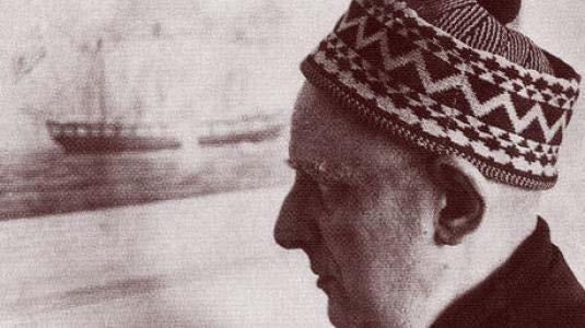 πάλι στην Ελλάδα το 1921, τσακισμένος και ανίκανος να προσαρμοσθεί στην ελληνική πραγματικότητα. Μετά το Αργοστόλι, η οικογένεια εγκαθίσταται στον Πειραιά.