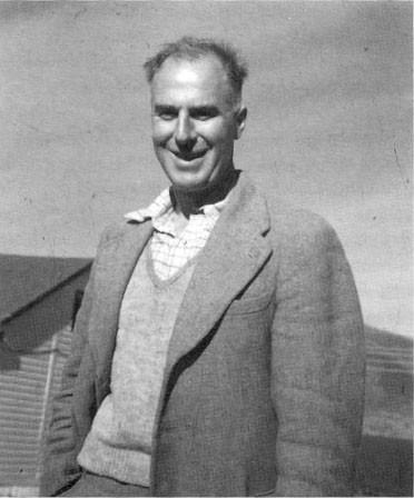 Επιλογή Ομάδας (Group Selection)Wynne-Edwards 1962 Εναλλακτική θεωρία στη φυσική επιλογή Η μη-περιορισμένη αναπαραγωγή και ο υπερπληθυσμός οδηγούν σε λιμό και εξαφάνιση των ομάδων.