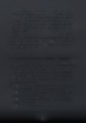 Το νέο ακμαίο μόλις εκκολάπτεται είναι ζαρωμένο με το μέτωπο φουσκωμένο και τα φτερά διπλωμένα. Μόλις ο Δάκος ωριμάσει λίγο αναζητά τις ελιές, ώστε να εξασφαλίσει τη διατροφή του.