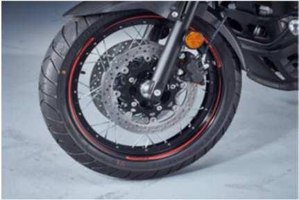 Προστατευτικό αυτοκόλλητο συµπλέκτη 990D0-18K07-PAD 10,50 Προστατευτικό τάπας ρεζερβουάρ Προστατευτικό αυτοκόλλητο της τάπας του ρεζερβουάρ από ανθρακόνηµα.