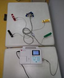 Odvodi Registruju promene u razlici voltaže između pozitivne i negativne elektrode 12 standardnih odvoda: 3 bipolarna ekstremitetna 3 unipolarna ekstremitetna 6 prekordijalnih Odvodi u frontalnoj