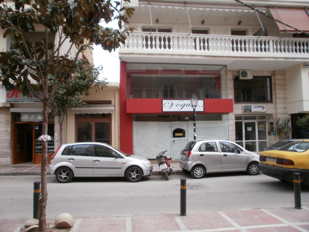 Εικόνα 13 Ξενοίκιαστα συνοικιακά καταστήματα