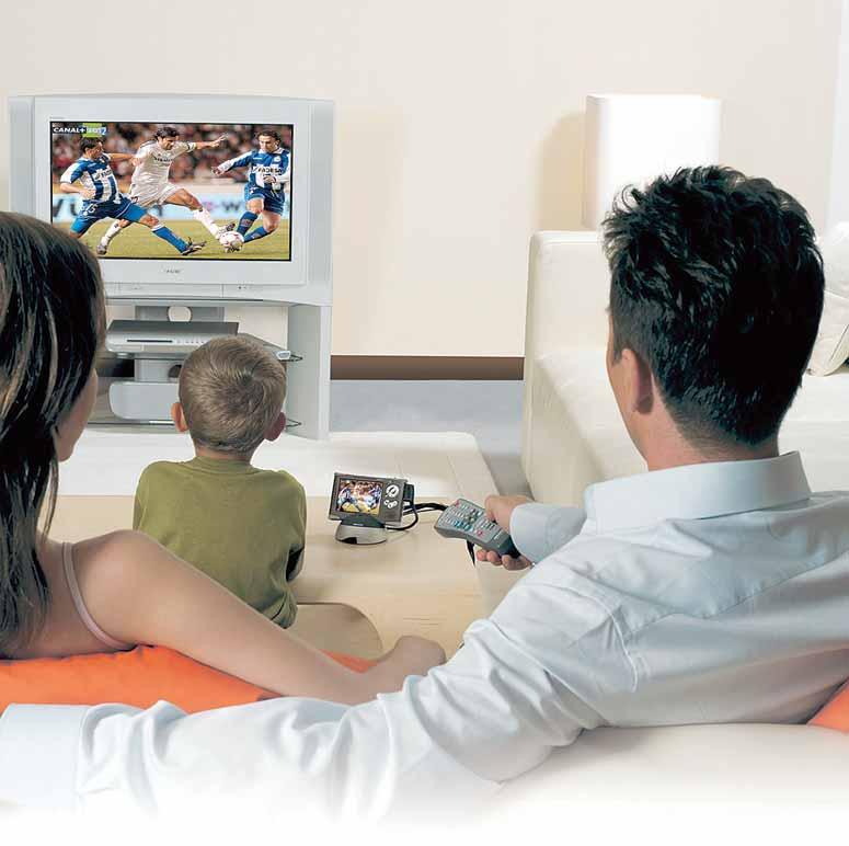 nogometu, gdje se uglavnom priëa vrti oko novca i transfera, a tek usput se pojavi i koja vijest o tome da netko zabije gol, da i ne priëamo No, nisu sve stvari u svezi s televizijom i suvremenim