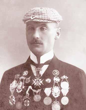 Milan Meniga Ëaja za uëitelje gimnastike u Zagrebu od 1894. do 1896. godine, stavio je u program nastave i obuku voænje biciklom. Biciklisti su 1894.
