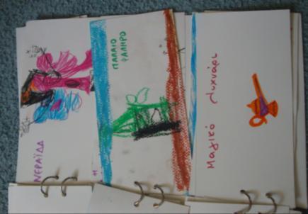 Το δικό μας βιβλίο (3/7) Μοιράσαμε στα παιδιά κομμάτια χαρτιού, το καθένα ίσο με το 1/3 μιας κόλλας Α4, ώστε να