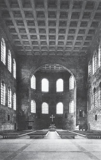 32 Сл. 6. Felix Romuliana, oснова базилике I (према Ђ. Јанковићу) Fig. 6. Felix Romuliana, ground plan of Basilica I (after Đ. Janković) Сл. 7. Базилика у Тријеру (према Ј. Елснеру) Fig. 7. Basilica at Trier (after J.