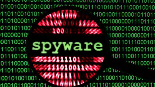Κακόβουλο Λογισμικό Λογισμικό Κατασκοπίας (Spyware): κακόβουλο πρόγραμμα που προσκολλάται κρυφά σε αρχεία που κατεβάζουμε από το Διαδίκτυο ή κατεβαίνει και εγκαθίσταται αυτόματα σε έναν υπολογιστή