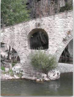 ΣτονοµόΓρεβενών υπάρχουν 19 τέτοια γεφύρια, διάσπαρτα σε διάφορα