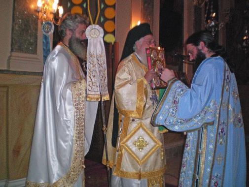 ἕνα ἀπὸ τὰ δύο κλίτη του. Τὴν παραμονή, Τρίτη 19 Ὀκτωβρίου στὶς 6.
