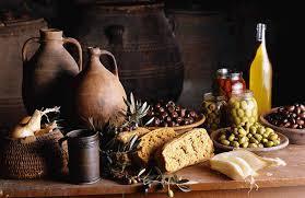 Διατροφικές συνήθειες των αρχαίων Ελλήνων Στη βάση της διατροφής συναντούμε το σιτάρι και σε περιπτώσεις ανάγκης, μείγμα κριθαριού με σιτάρι, από το οποίο παρασκευαζόταν ο άρτος.
