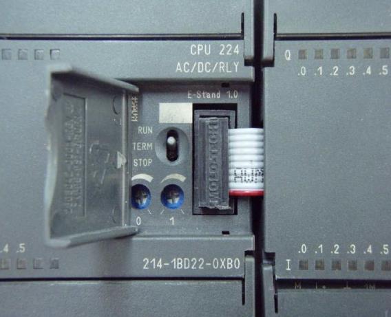 Α υ τ ο μ α τ ι σ μ ο ί μ ε P L C 5.7.1 Διακόπτης Λειτουργίας και Αναλογικός Ρυθμιστής Όταν ο διακόπτης λειτουργίας είναι σε θέση RUN η CPU είναι σε λειτουργία και εκτελεί το πρόγραμμα.