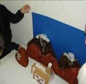 Ολόκληρη η κατασκευή δημιουργήθηκε χρησιμοποιώντας, οικονομικά, εύκολα προσβάσιμα και ανακυκλώσιμα υλικά, όπως χαρτόνια,
