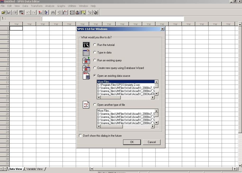1. Εκκίνηση του λογισµικού SPSS & καταχώρηση δεδοµένων (Data editor) Κάνοντας κλικ µε το ποντίκι κάτω αριστερά στην οθόνη σας, ακολουθήσετε τη διαδροµή Start Programs SPSS for Windows SPSS 13.