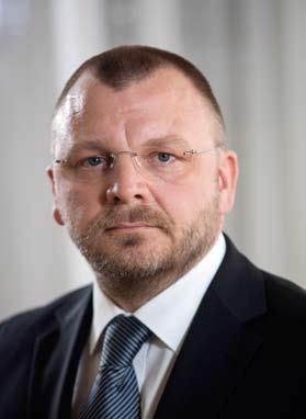 S ¾ večino pa zlasti o spremembah: - statuta, - ukrepih za povečanje in zmanjšanje osnovnega kapitala, - statusnih spremembah in prenehanju družbe in drugih primerih, če to določa zakon ali statut.