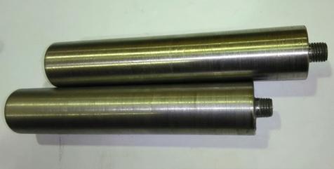 39 c) Menebuk lubang berdiameter 9 mm pada bahagian tepi ber ketinggian 49 mm dari bawah kotak