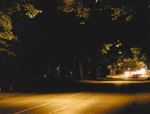 osvetlenosti/jasu vo výpočtovom poli aby na vozovke neboli svetlé a tmavé miesta Pozdĺžna