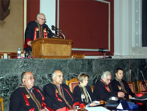 Επίτιμοι διδάκτορες Πρώτος επίτιμος διδάκτωρ του