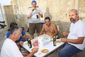 No, kako je uvijek lakše rušiti nego graditi i to smo obavili udarnički (pola sata prije roka) pa nam je ostalo vremena za prepričavanje doživljaja iz kontesta uz hladno pivo.