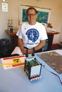 Standardiziranje omogućava i automatsko postavljanje Cubesat satelita u orbitu budući da se transportiraju u standardiziranim kontejnerima (tkz. P-POD sustav Poly-Picosatellite Orbital Deployer).