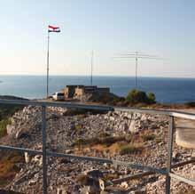 31 Radioamaterski sateliti jučer, danas, sutra 35 AO-51 kraj misije 35 Ruka