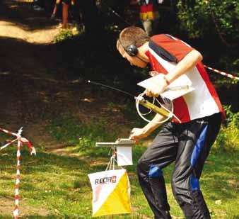 ARG Stipe Predanić, 9A5SP, čeka svoj rezultat na 3,5 MHz (izvor: www.ardf2011.com) Dominik Piše: Željko Belaj, 9A2QU Treba li žaliti? (osvrt na ARG sezonu 2011.) Pripreme za ARG sezonu 2011.
