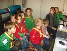 Iz zemlje i svijeta Lisa s izviđačima za vrijeme akcije Jota 2010. Bila si na nekoliko DX-ekspedicija, među kojima je i ona u Gani. Kako ti se sviđa spoj putovanja i našeg hobija?