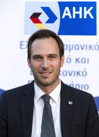 ΦΙΛΟΞΕΝΟΥΜΕΝΟ ΑΡΘΡΟ Συνέντευξη με τον Ματίας Χόφμαν «Έχουμε κοινά σημεία σύγκλισης» Ο Ματίας Χόφμαν εργάζεται από το 2007 στο Ελληνογερμανικό Εμπορικό και Βιομηχανικό Επιμελητήριο.
