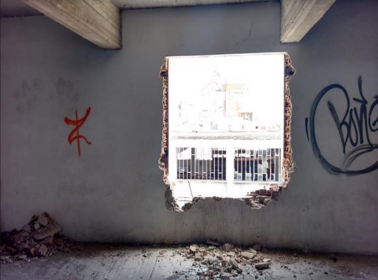 5 Κουφώματα Όλα τα κουφώματα ήταν μεταλλικά, αλλά δεν είχαν την ίδια τυπολογία.