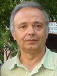 Po e citojmë: Kam përballë, Një vajzë, Një yll Seç pikon një shi në diell. Xhevahir i rrallë. Ah ç femër...! Shih me sy e plas me zemër.