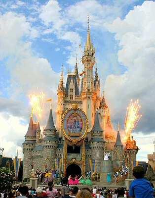 10η ΗΜΕΡΑ: ΟΡΛΑΝΤΟ, ΗΜΕΡΑ ΕΛΕΥΘΕΡΗ (MAGIC KINGDOM PARK, EPCOT CENTER) Για τη σηµερινή ηµέρα σας προτείνουµε να επισκεφτείτε ένα από τα πιο χαρούµενα µέρη στο πλανήτη µας, το «Μαγικό Βασίλειο» του