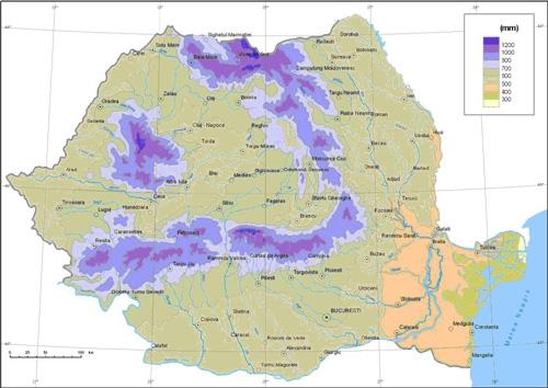 Caracteristic pentru regimul pluviometric al judeţului este atât abundenţa cât şi deficitul de precipitaţii (inclusiv zapada), ambele fenomene având influenţe negative asupraeconomiei, mai ales în