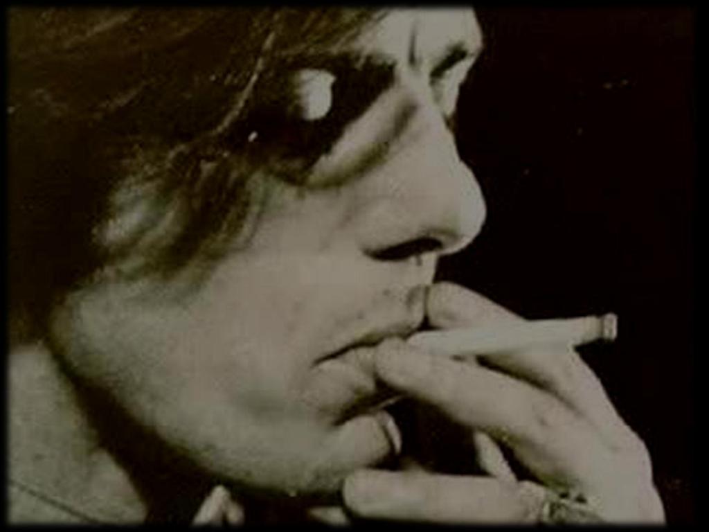 Στο ροκ γενικϊ υπϊρχει αθλητιςμόσ. Ο Elton John, ϋχει μια γνωςτότατη ομϊδα. Ο Bob Marley βγαύνει ςτα εξώφυλλα των δύςκων του με την μπϊλα ςτο πόδι.